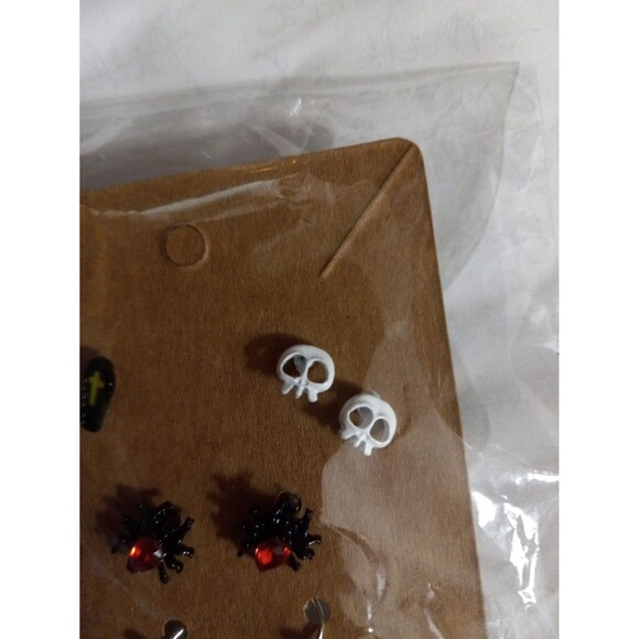 Halloween Earrings Set of 4 Coffins Skulls Spiders Glitter Jack-o-Lanterns - Picture 3 of 6